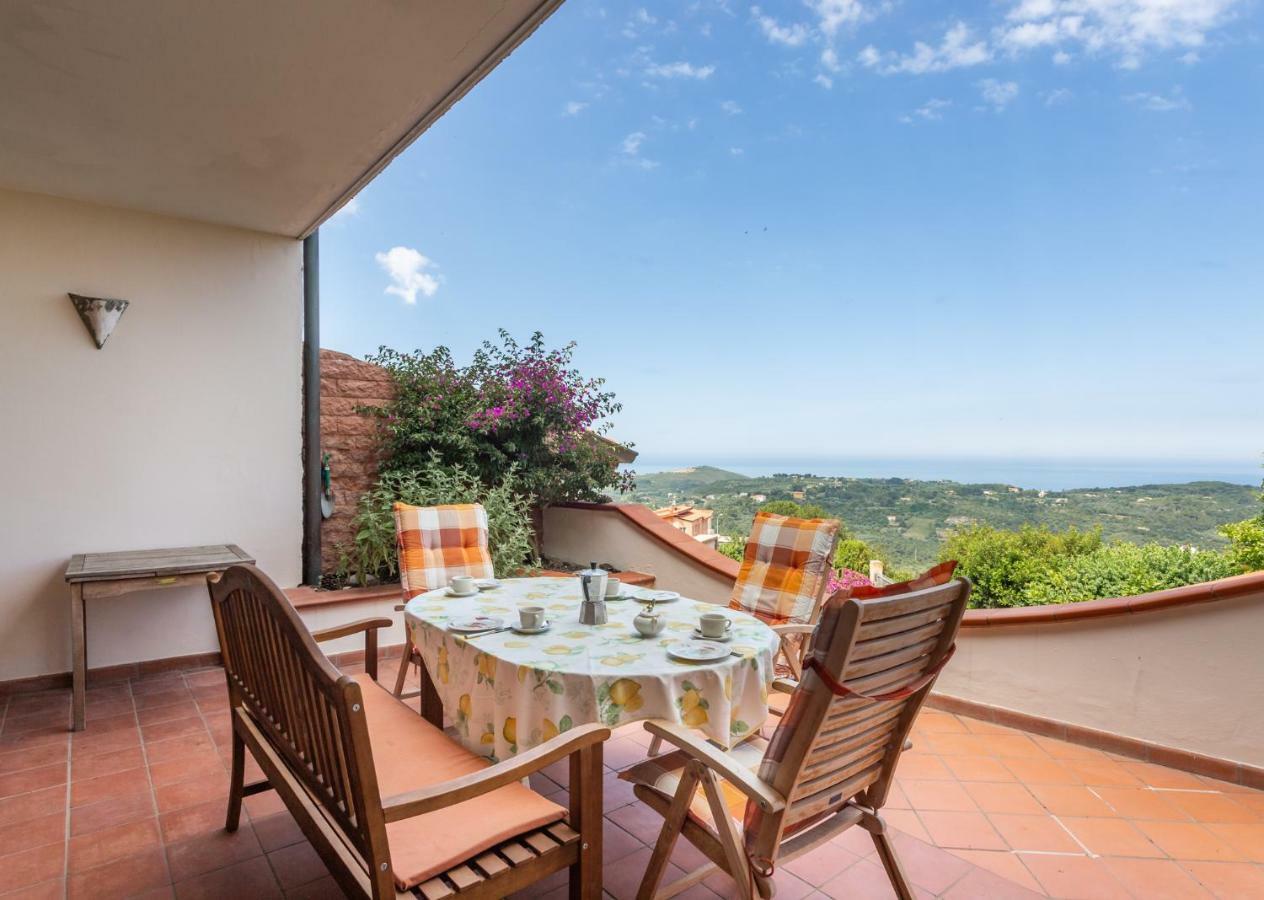 Casa Vista Mare Bosa/Магомадас Экстерьер фото