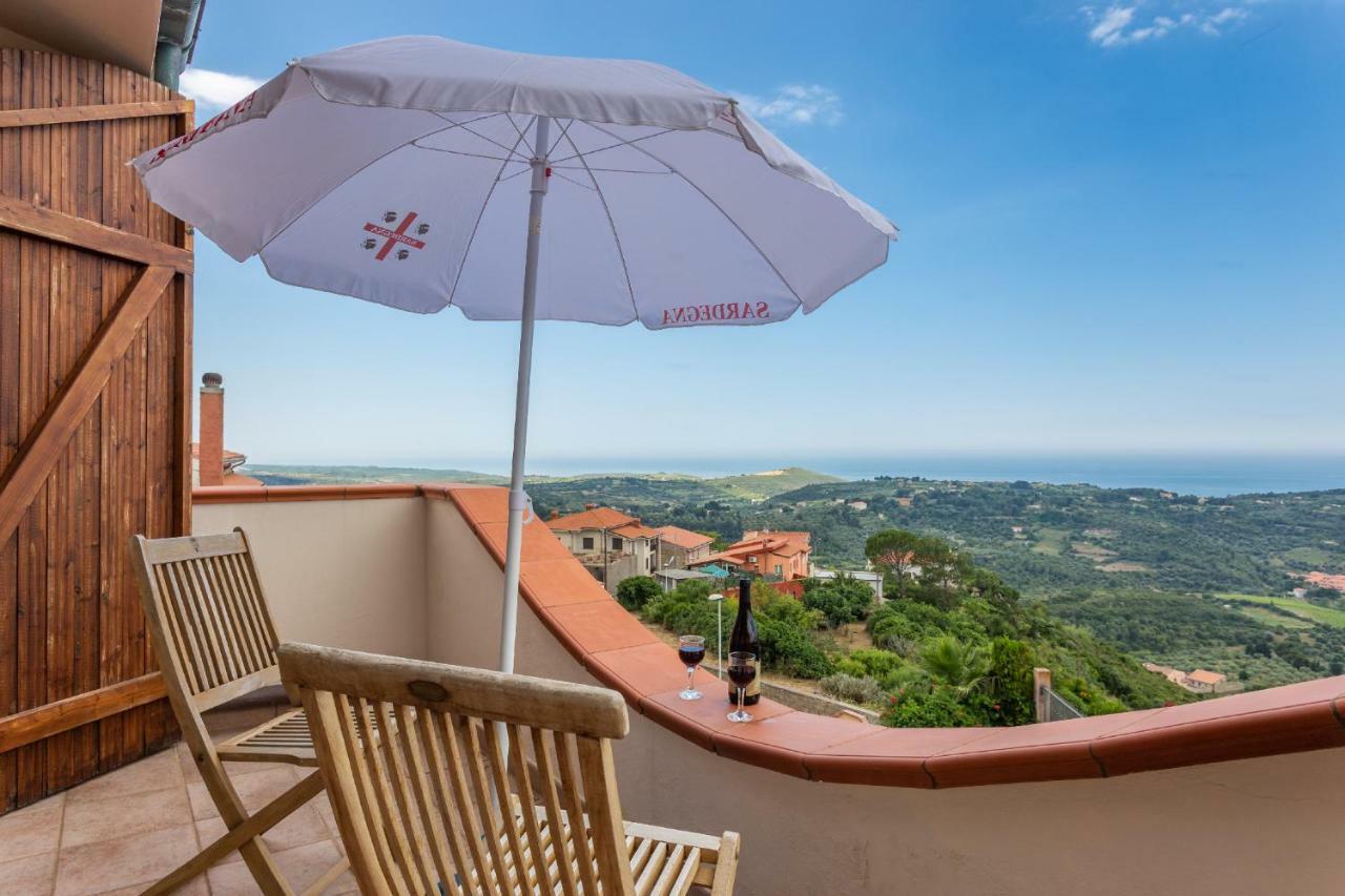 Casa Vista Mare Bosa/Магомадас Экстерьер фото